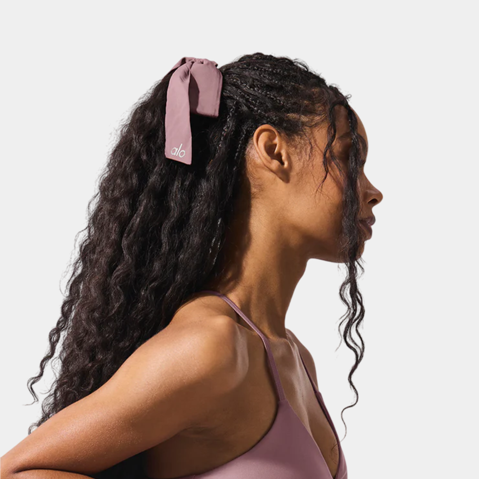 Резинка Alo Yoga Love Knots Tie Scrunchie Smoky Quartz