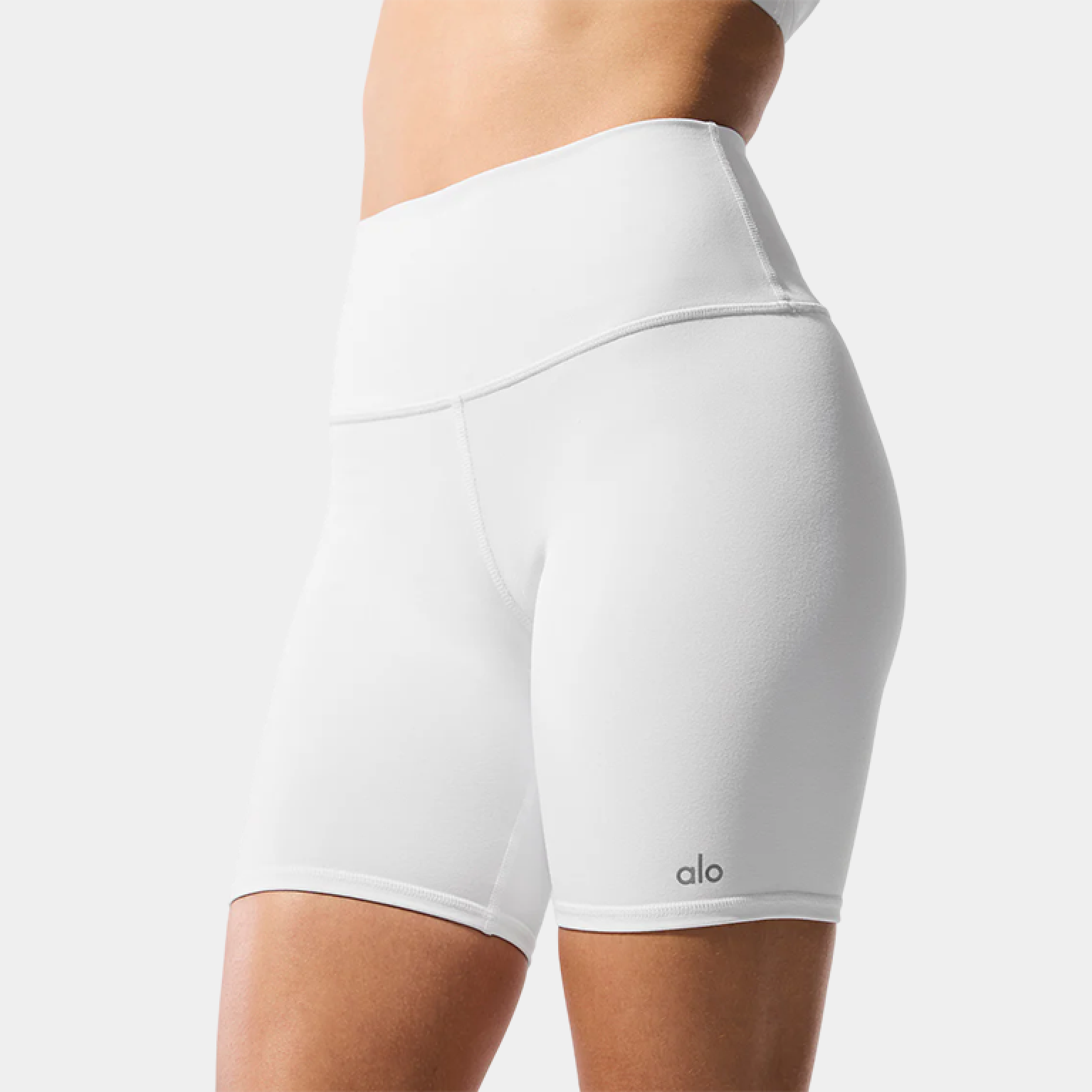 Шорты Alo Yoga 7' High-Waist Biker Short White